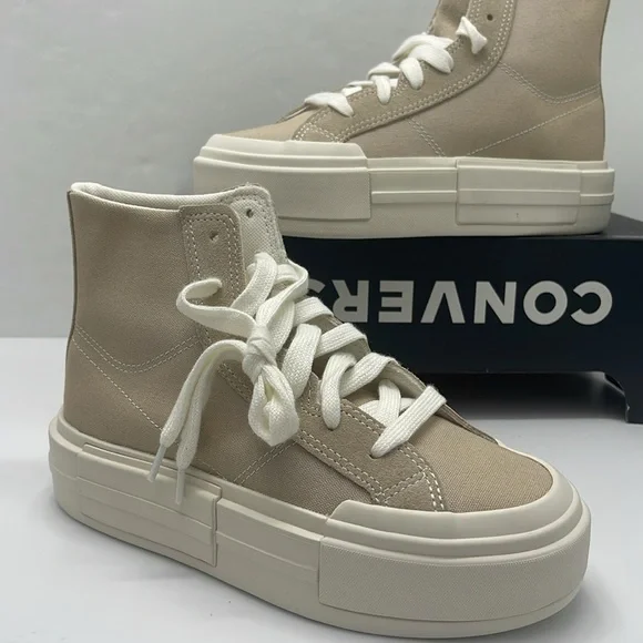 Converse WMNS Platform Sneakers A07209C
CTAS CRUISE HI
NUTTY GRANOLA/EGRET/BLACK - Picture 15 of 16